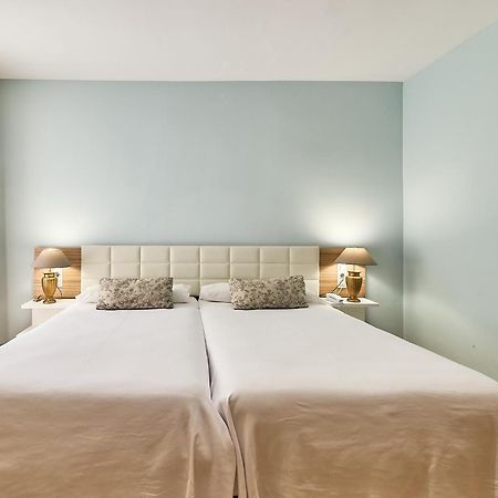 Monica Hotel Кембрилс Екстериор снимка