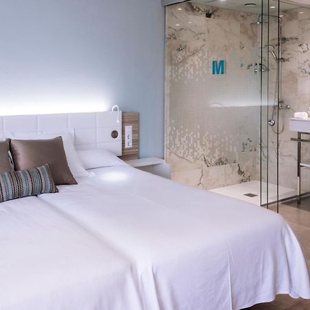 Monica Hotel Кембрилс Екстериор снимка