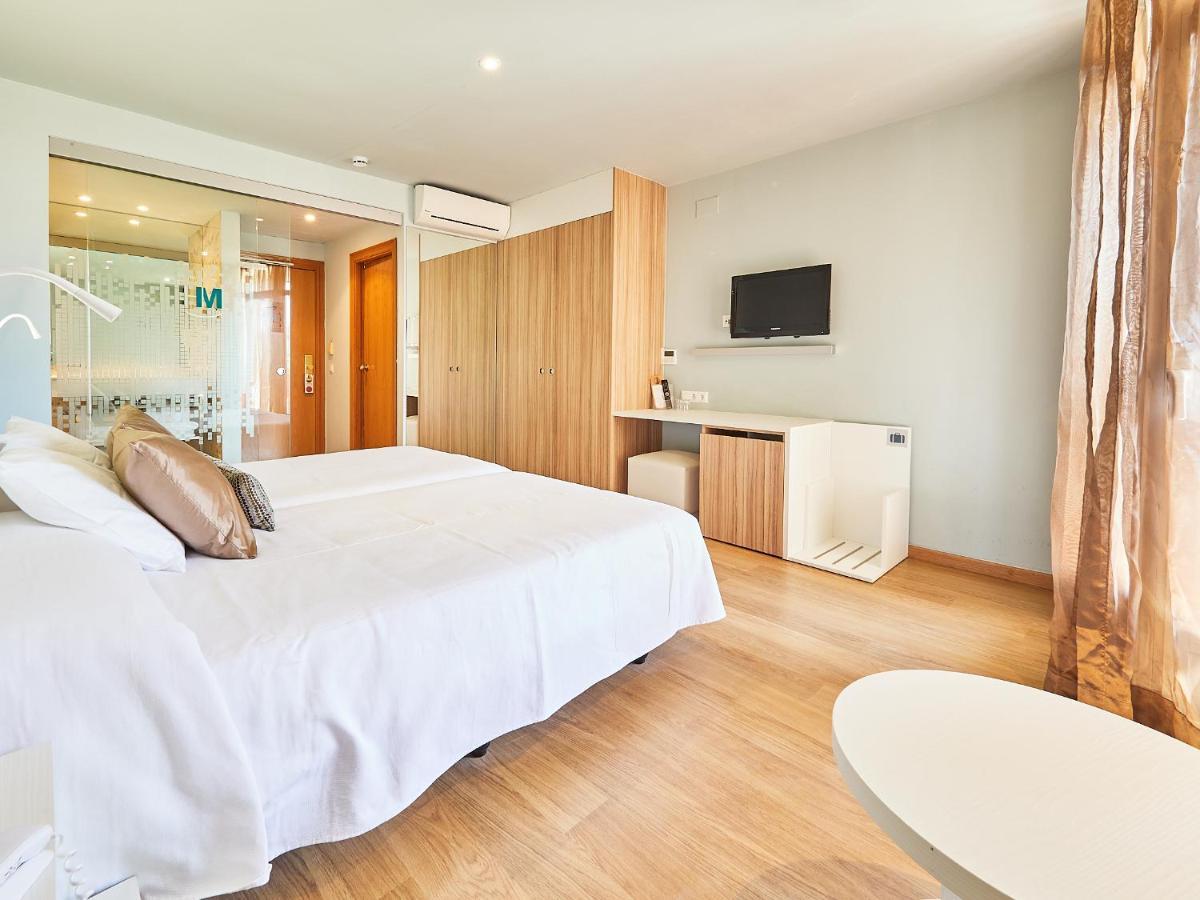 Monica Hotel Кембрилс Екстериор снимка