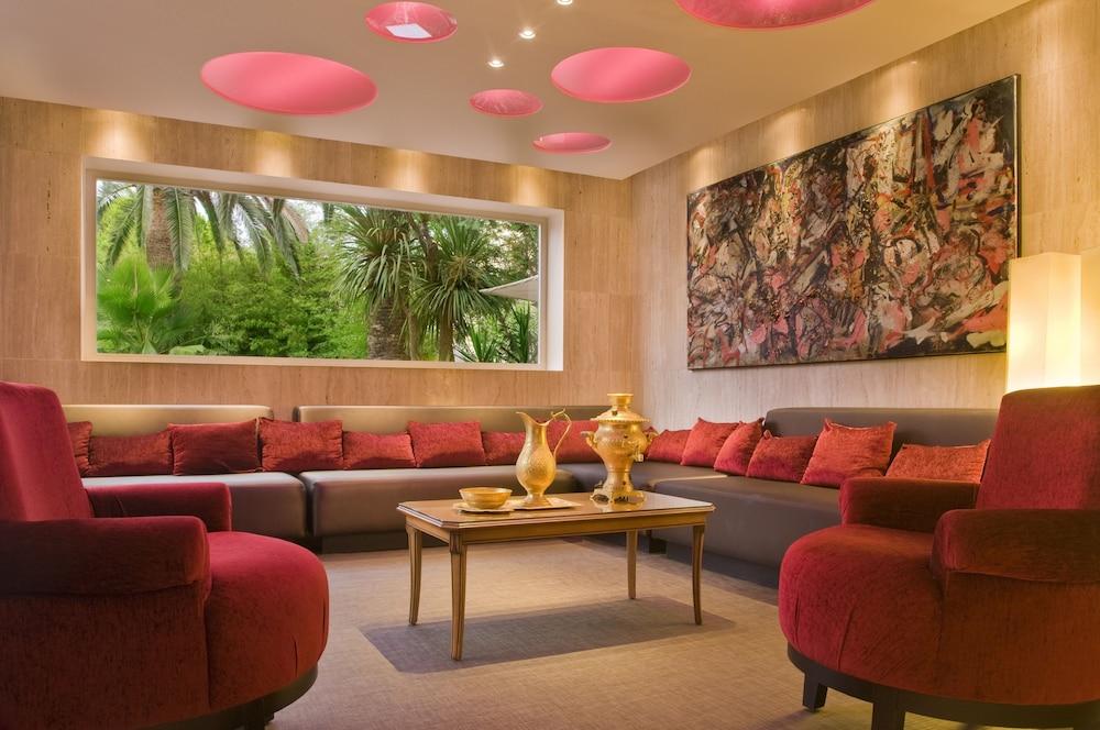 Monica Hotel Кембрилс Екстериор снимка