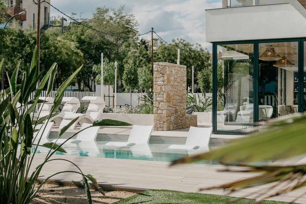 Monica Hotel Кембрилс Екстериор снимка