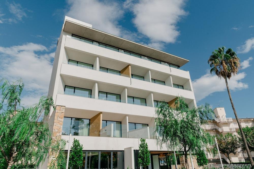 Monica Hotel Кембрилс Екстериор снимка