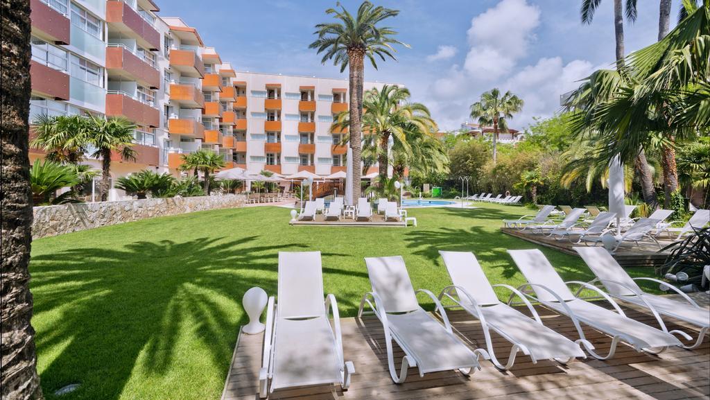 Monica Hotel Кембрилс Екстериор снимка