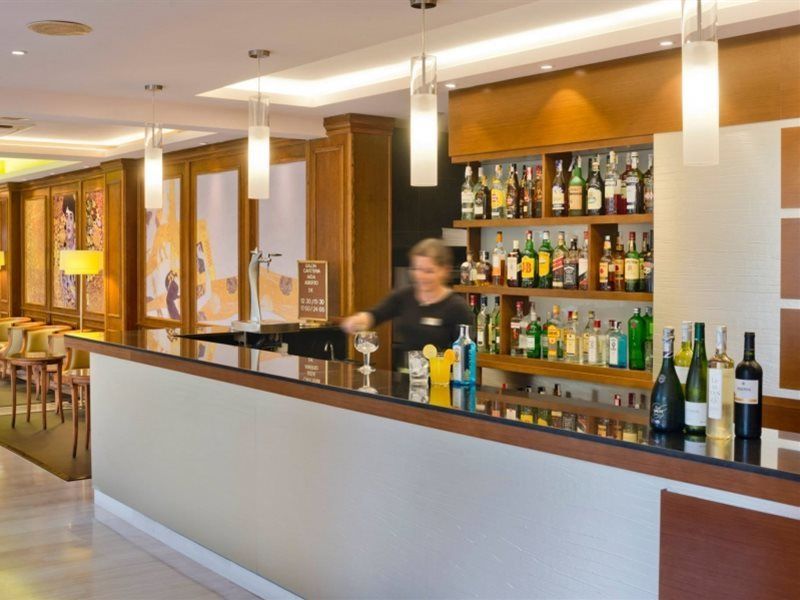 Monica Hotel Кембрилс Екстериор снимка